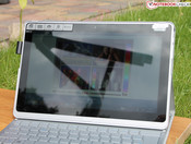 Outdoor, sonnig, mit Spiegelung