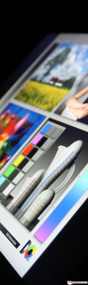 Acer Aspire P3-171: Die HD-Anzeige (IPS) ist bei Kontrast, Helligkeit und Blickwinkeln eine Wucht.