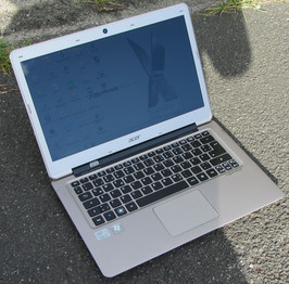 Das Acer Aspire S3-391 im Außeneinsatz.