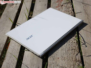 Dazu installiert Acer erstmals ein hochwertiges IPS-Panel mit Full-HD-Auflösung (Touchscreen).