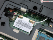 Das WLAN-Modul ist wie üblich gesteckt.