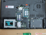 ...sowie eine SSD im mSATA-Format Platz.