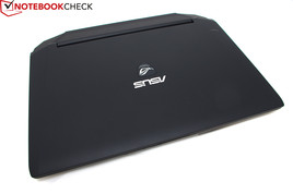 Der Displaydeckel ist matt und gummiert.