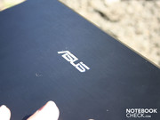 und einem robusten 1.25 Kilogramm Gehäuse.