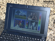 Die entspiegelte 10.1-Zoll Anzeige ist sehr hell und hat großzügige horizontale Blickwinkel.