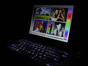 Per Fn-Taste plus F3/F4 kann die Illuminierung nach Geschmack verändert oder auch ganz abgeschalten werden.