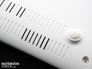 Von Sound-Genuss kann nicht die Rede sein. Die kleinen Stereo-Lautsprecher sind höhenlastig.