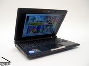 Eine wichtige Veränderung zur ersten Eee Generation ist das größere 8.9 Zoll Display,..