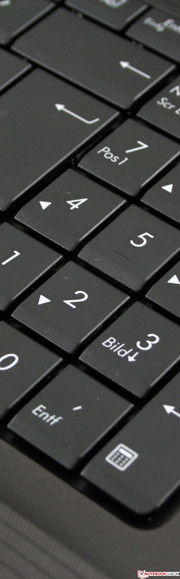 Asus K53TA-SX026V: Tastatur und Touchpad stehen im Schatten eines jeden ThinkPad oder HP ProBook.