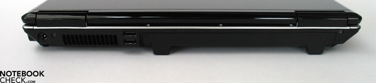 Rückseite: Netzanschluss, Lüfter, 2x USB, Akku