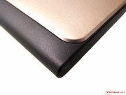 ...der Haltebereich für die rechte Hand sind rutschhemmend gummiert.