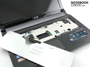 Um diese ab zu nehmen, muss zuerst die Tastatur entfernt werden.