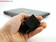 Es wiegt nur 76 Gramm (mit Kabel).