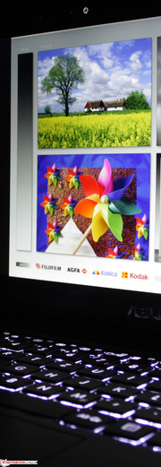 Asus Taichi 21: Zwei sehr gute IPS Full-HD Panels.