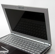 ...und gestattet so auch eine Verwendung des Notebooks im Freien.