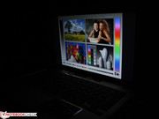 Zusammen mit dem blickwinkelstabilen HD-Display entsteht ein arbeitstauglicher Begleiter.