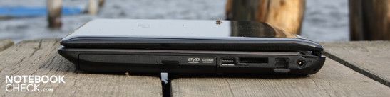 Rechte Seite: DVD-Brenner, USB, CardReader, Ethernet-LAN, AC
