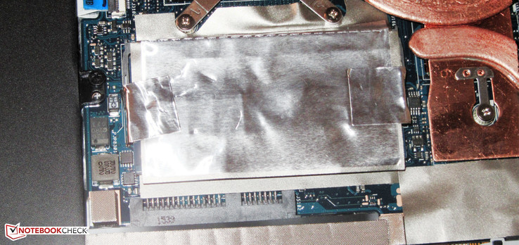 Eine Aufrüstung des Arbeitsspeichers ist möglich. Dazu muss das vorhandene Modul durch ein großkapazitiveres Modul ersetzt werden.