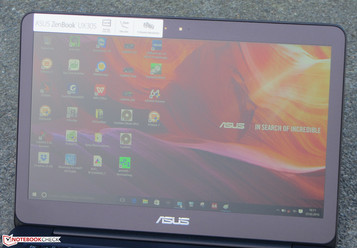 Das Zenbook im Freien.