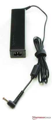 Das Netzteil wiegt 232,2 Gramm...