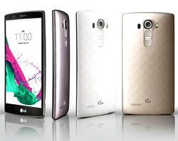 Mit Kunststoffrücken ist das LG G4 in unterschiedlichen Farbvarianten erhältlich.