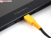 Ein entsprechendes USB-Kabel zum Verbinden mit dem PC gehört nicht zum Lieferumfang.