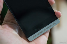 Blackberrys neues Porsche Design Smartphone in der Vorabversion (Foto:tinhte.vu)