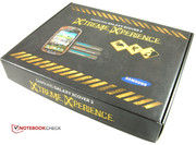 Für ein Smartphone ist die Schachtel extrem groß.