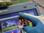 Letztere Eigenschaft sorgt aber dafür, dass es auch mit Handschuhen bedient werden kann.