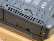 Dual-Power: Der Primäre Akku sitzt unter der Handauflage.