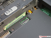 .. erlaubt den Einbau einer konventionellen SATA 2.5-Zoll HDD oder SSD.