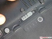 Akku Nummer zwei sitzt optional im 2.5-Zoll HDD Schacht.