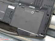 .. kann selbst der Primärakku während des Betriebs getauscht werden.