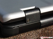 Massiv sind die Gelenke dennoch nicht (Abdeckung).