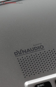 Andere Dinge wurden nicht verändert, so das eher mäßige Audiosystem von Dynaudio.