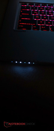 Auch die LEDs an der Voderseite kommen dann besonders zur Geltung.