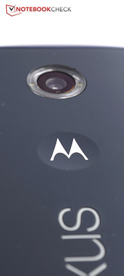 Unübersehbar basiert das Nexus 6 auf dem aktuellen Moto X.