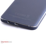 Das Metallgehäuse ist stabil und schick.