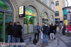 Zur selben Zeit ums Eck bei Gravis.