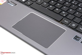 Großzügiges Touchpad mit guten Gleiteigenschaften.