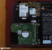 ... aber natürlich auch die 2,5 Zoll Festplatte ...