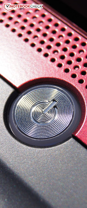 Die Formensprache kann sich sehen lassen, wie hier der Einschaltknopf ...