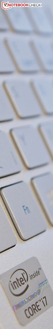 Die Tasten weisen kurzen, aber knackigen Hub auf - das Tippgefühl überzeugt (das Layout ist Geschmackssache).