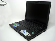 Asus B80A: Business Konkurrent mit vorzeigbaren Detaillösungen