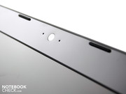 Brauchbar sind sogar die kleinen Lautsprecher. Sie haben zwar keine Bässe aber auch bei höchstem Pegel einen unverzerrten Klang.