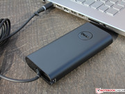 Das Netzteil ist lediglich 22 mm hoch.