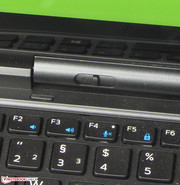 Die Verbindung wird mit Hilfe eines kleinen Hebels gelöst.