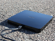 Das Inspiron M301z hat kein optisches Laufwerk.