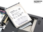 Handelsübliche 2.5-Zoll SATA Notebook-HDDs passen hinein.