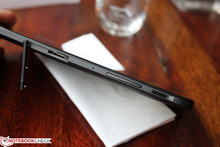 Venue 8 Pro - USB Type C, microSIM Card Slot und microSD (bis 128 GB)